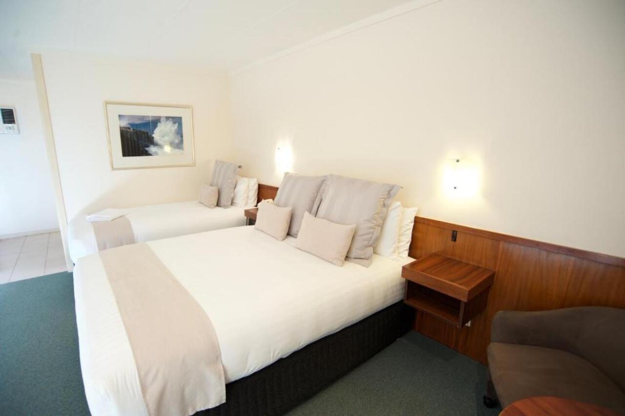 Surestay Hotel By Best Western The Clarence On Melville Олбани Екстериор снимка