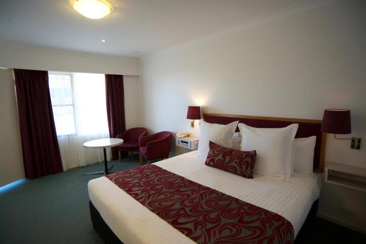 Surestay Hotel By Best Western The Clarence On Melville Олбани Екстериор снимка