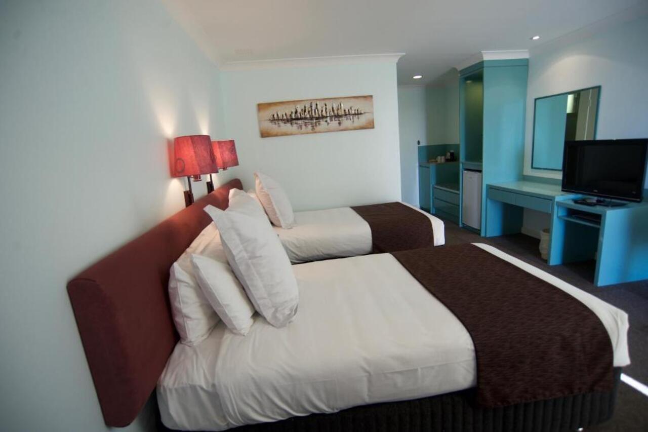 Surestay Hotel By Best Western The Clarence On Melville Олбани Екстериор снимка