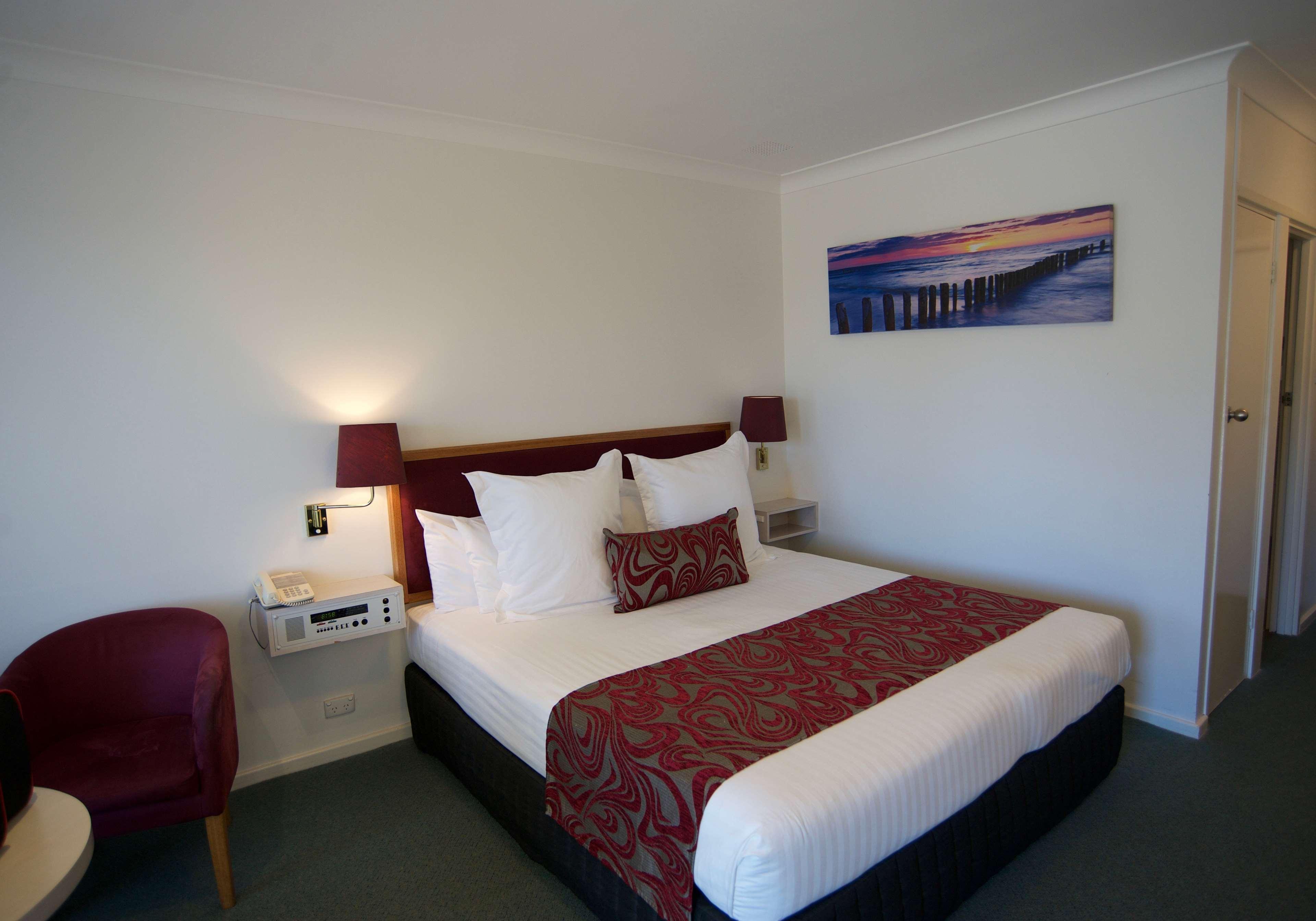 Surestay Hotel By Best Western The Clarence On Melville Олбани Екстериор снимка
