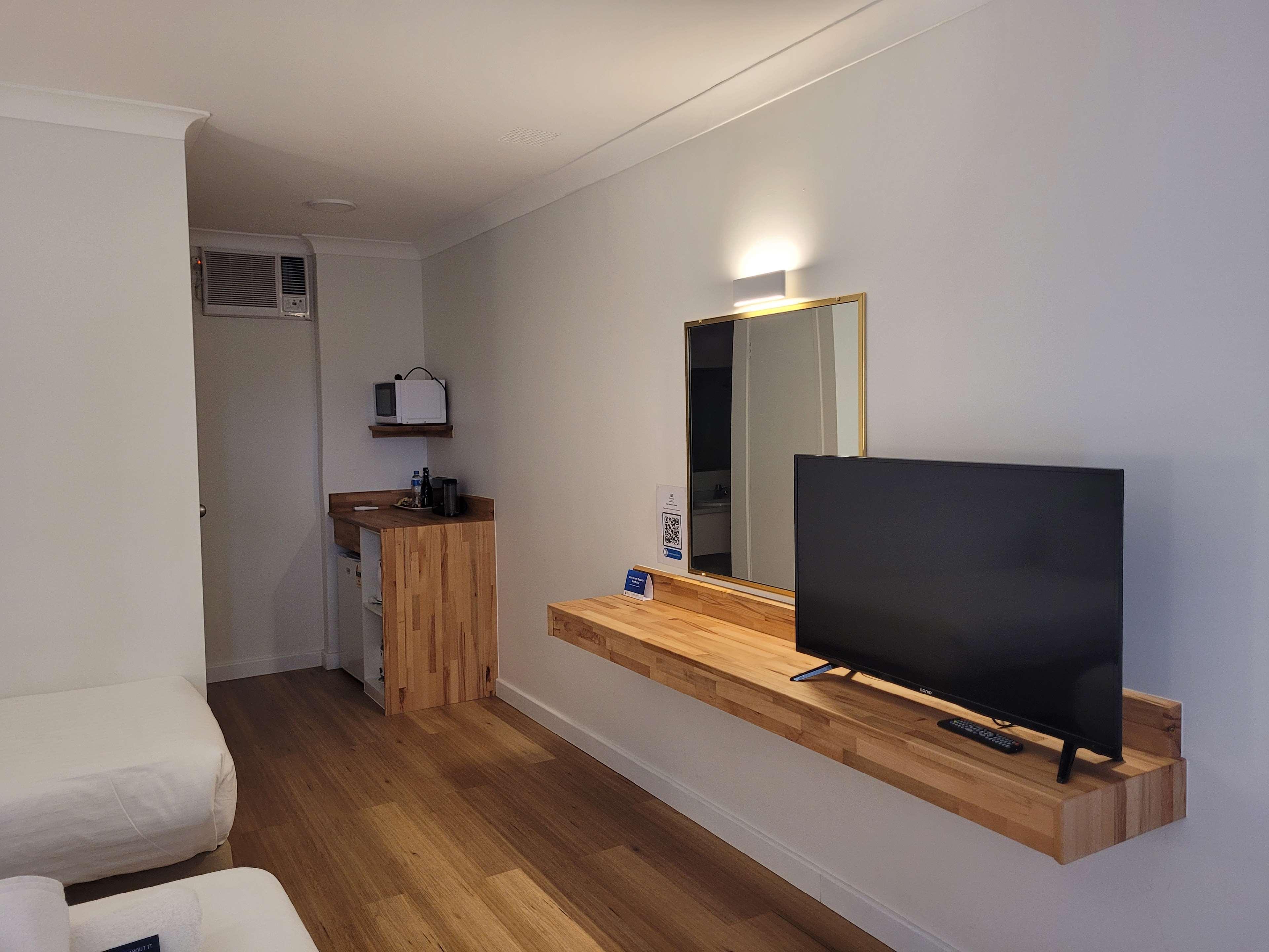 Surestay Hotel By Best Western The Clarence On Melville Олбани Екстериор снимка