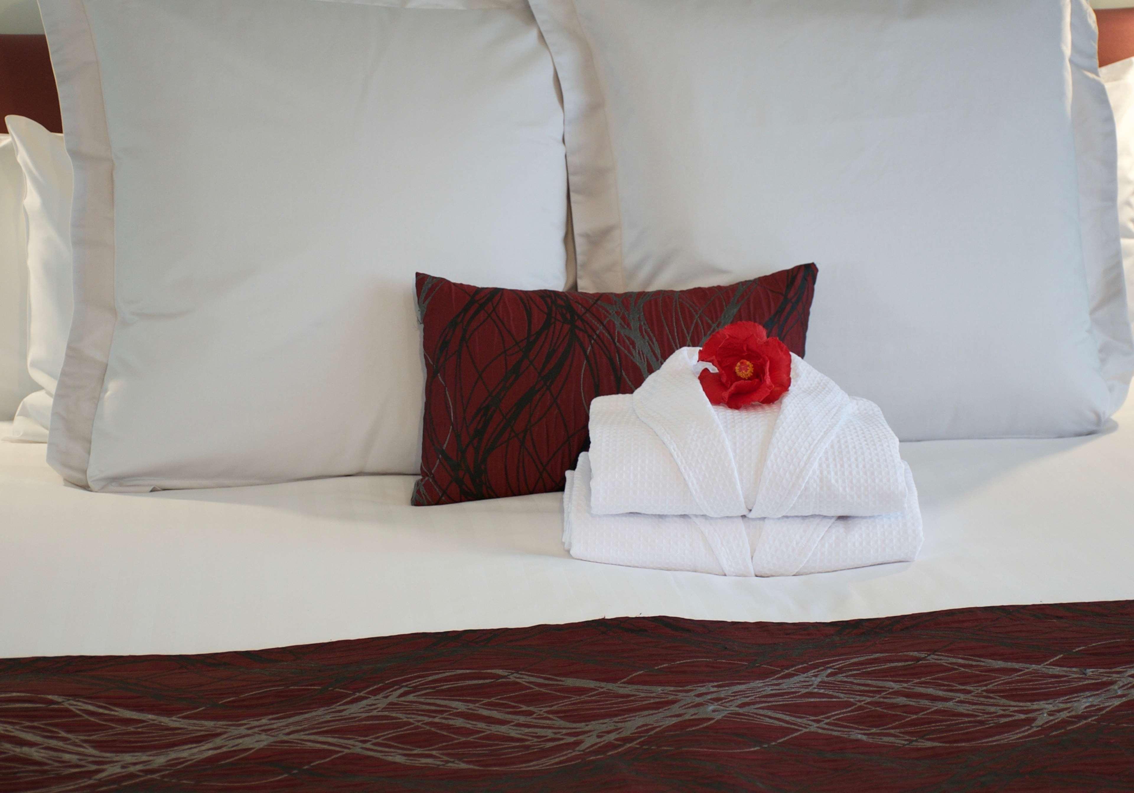 Surestay Hotel By Best Western The Clarence On Melville Олбани Екстериор снимка
