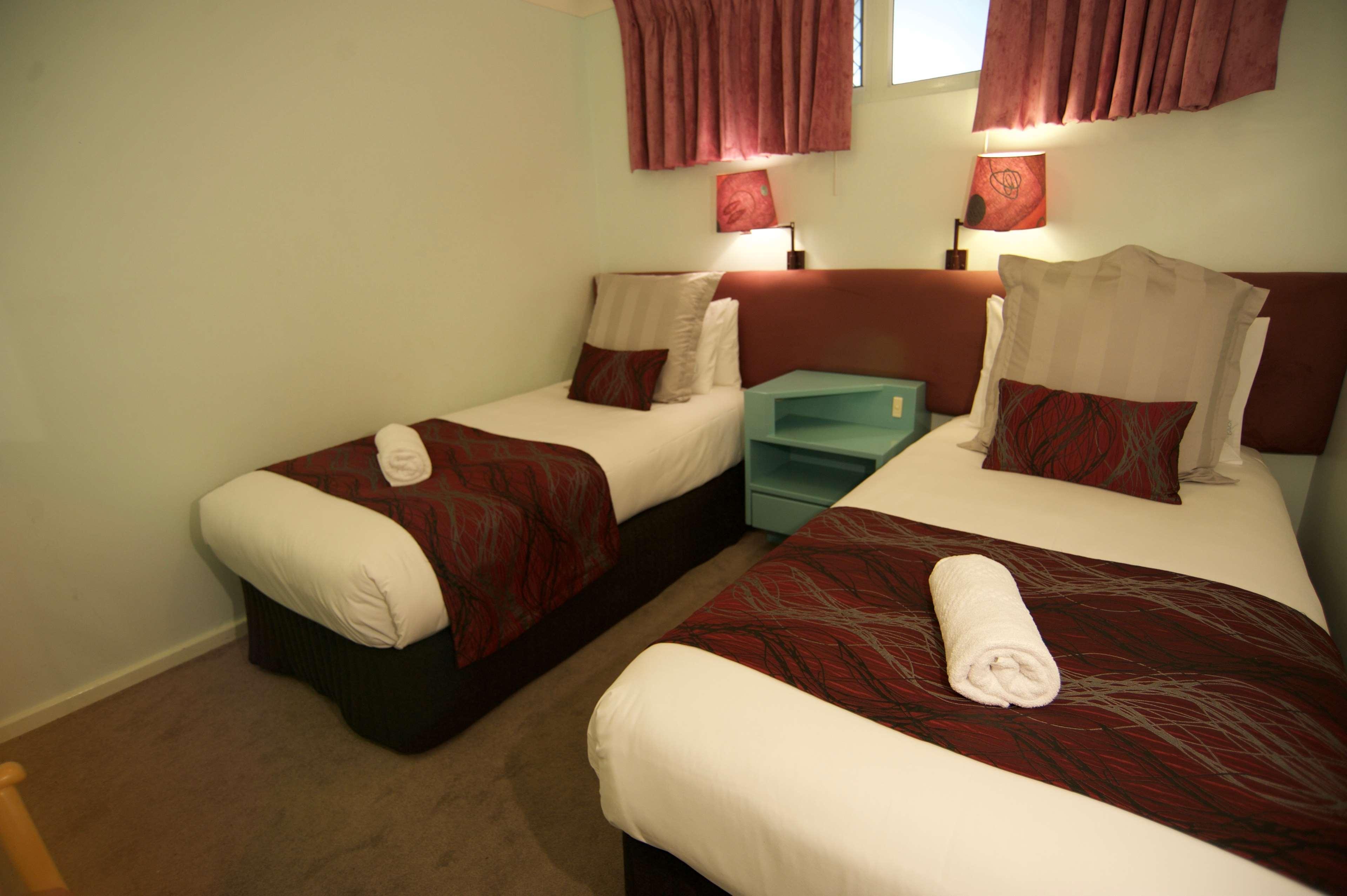 Surestay Hotel By Best Western The Clarence On Melville Олбани Екстериор снимка