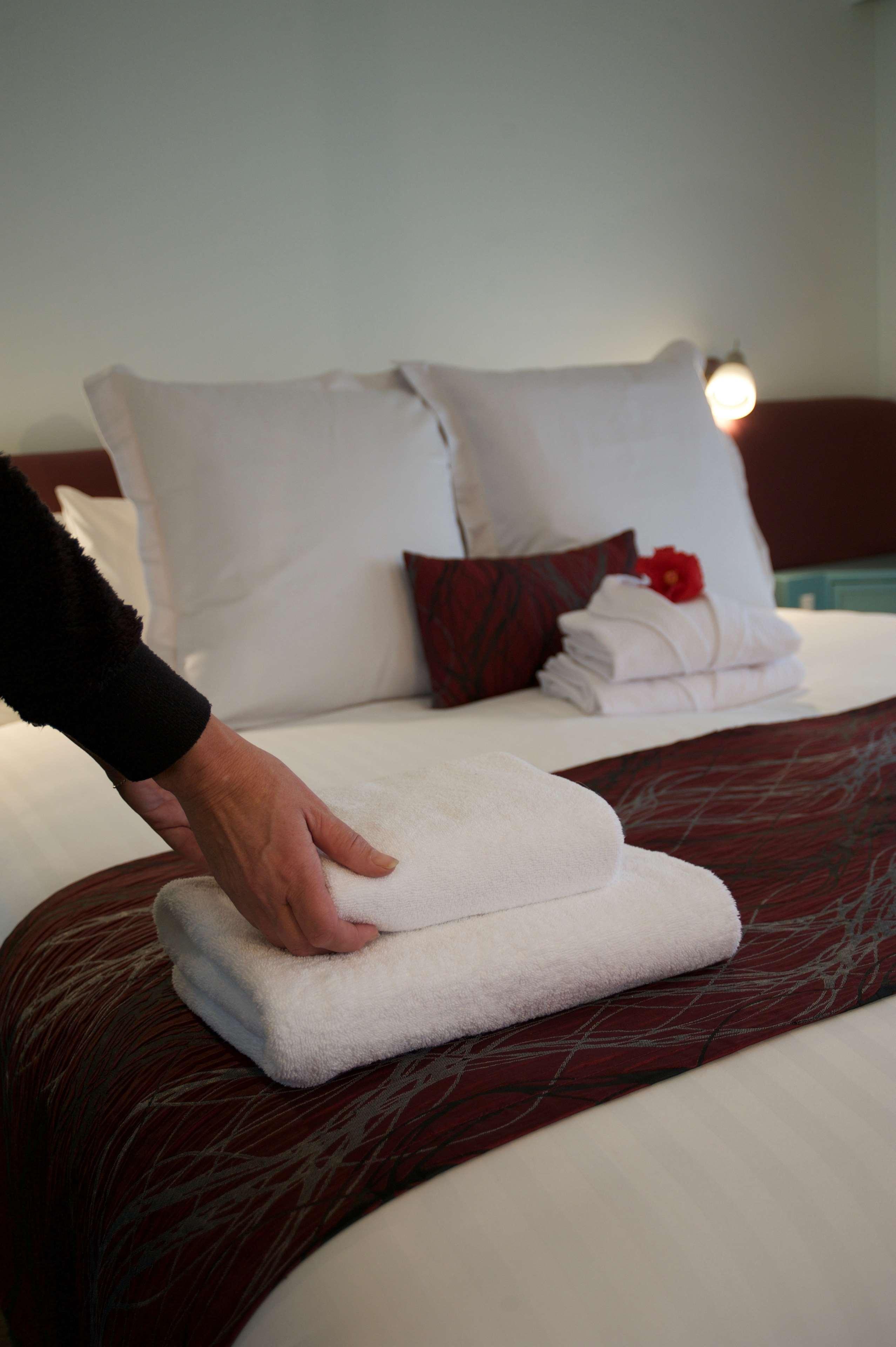 Surestay Hotel By Best Western The Clarence On Melville Олбани Екстериор снимка