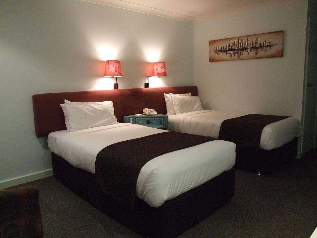 Surestay Hotel By Best Western The Clarence On Melville Олбани Екстериор снимка