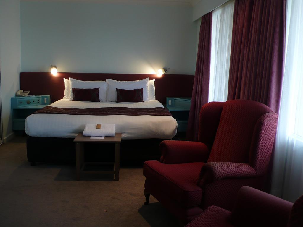 Surestay Hotel By Best Western The Clarence On Melville Олбани Екстериор снимка