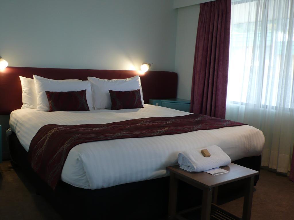 Surestay Hotel By Best Western The Clarence On Melville Олбани Екстериор снимка