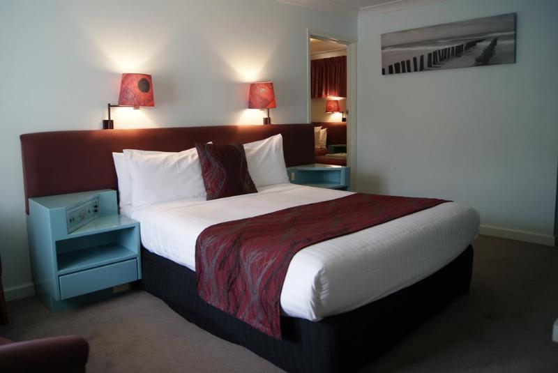 Surestay Hotel By Best Western The Clarence On Melville Олбани Екстериор снимка